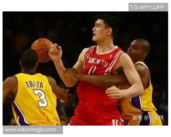 姚明与邓肯巅峰对决精彩视频回顾NBA传奇球员的精彩瞬间与对抗分析